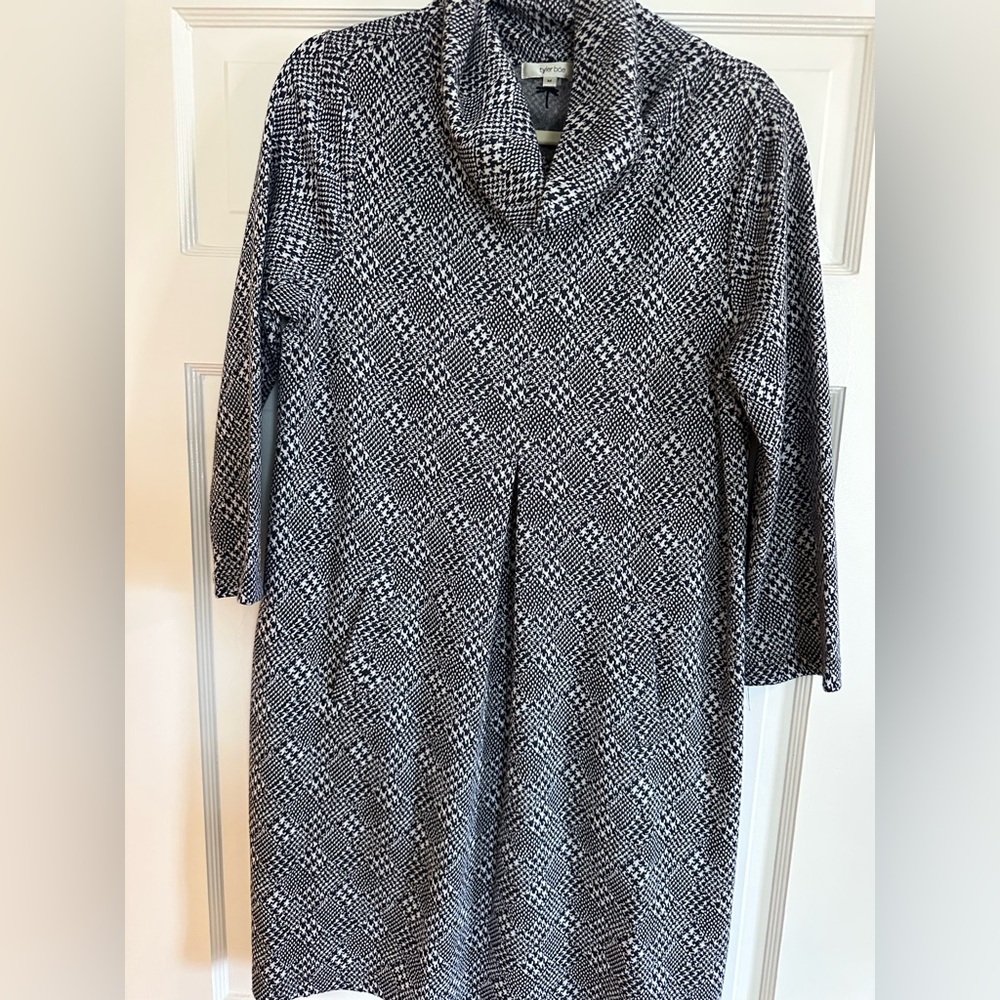 Tyler Boe size M cowl neck navy and white houndstooth dress